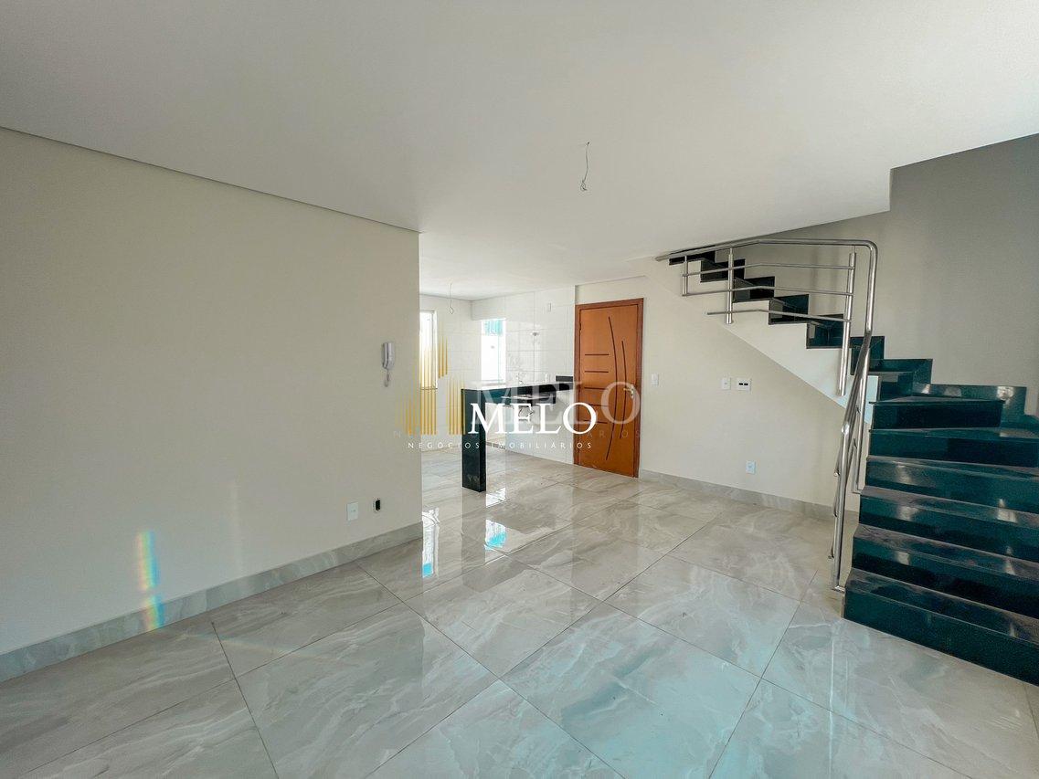 Excelente Cobertura à venda no Heliópolis por R$750.000,00 - Belo Horizonte - 