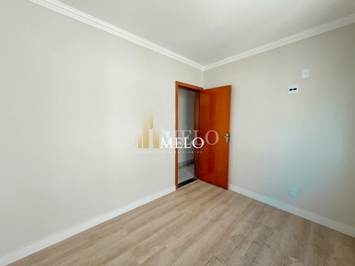 Excelente Cobertura à venda no Heliópolis por R$750.000,00 - Belo Horizonte - 