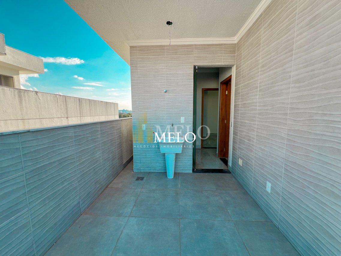 Excelente Cobertura à venda no Heliópolis por R$750.000,00 - Belo Horizonte - 