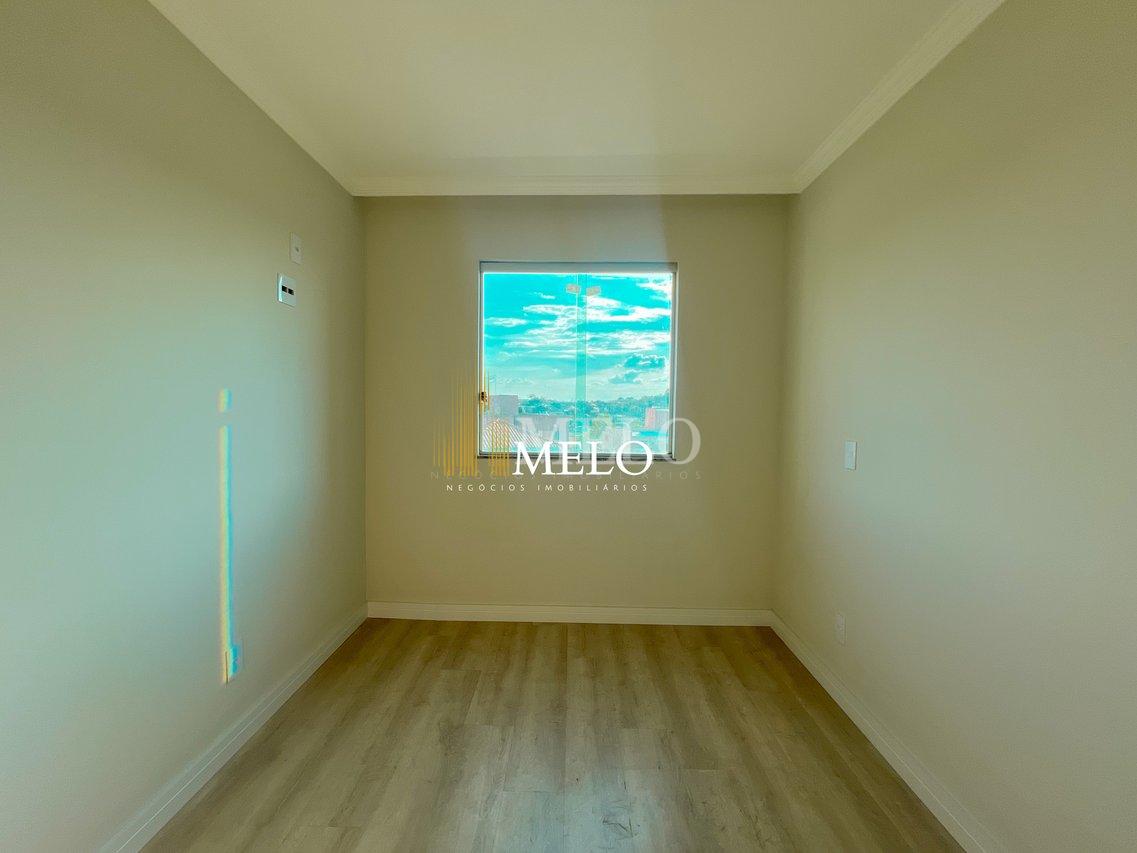 Excelente Cobertura à venda no Heliópolis por R$750.000,00 - Belo Horizonte - 