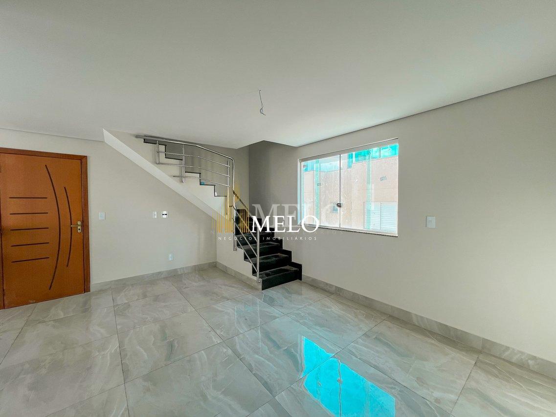 Excelente Cobertura à venda no Heliópolis por R$750.000,00 - Belo Horizonte - 