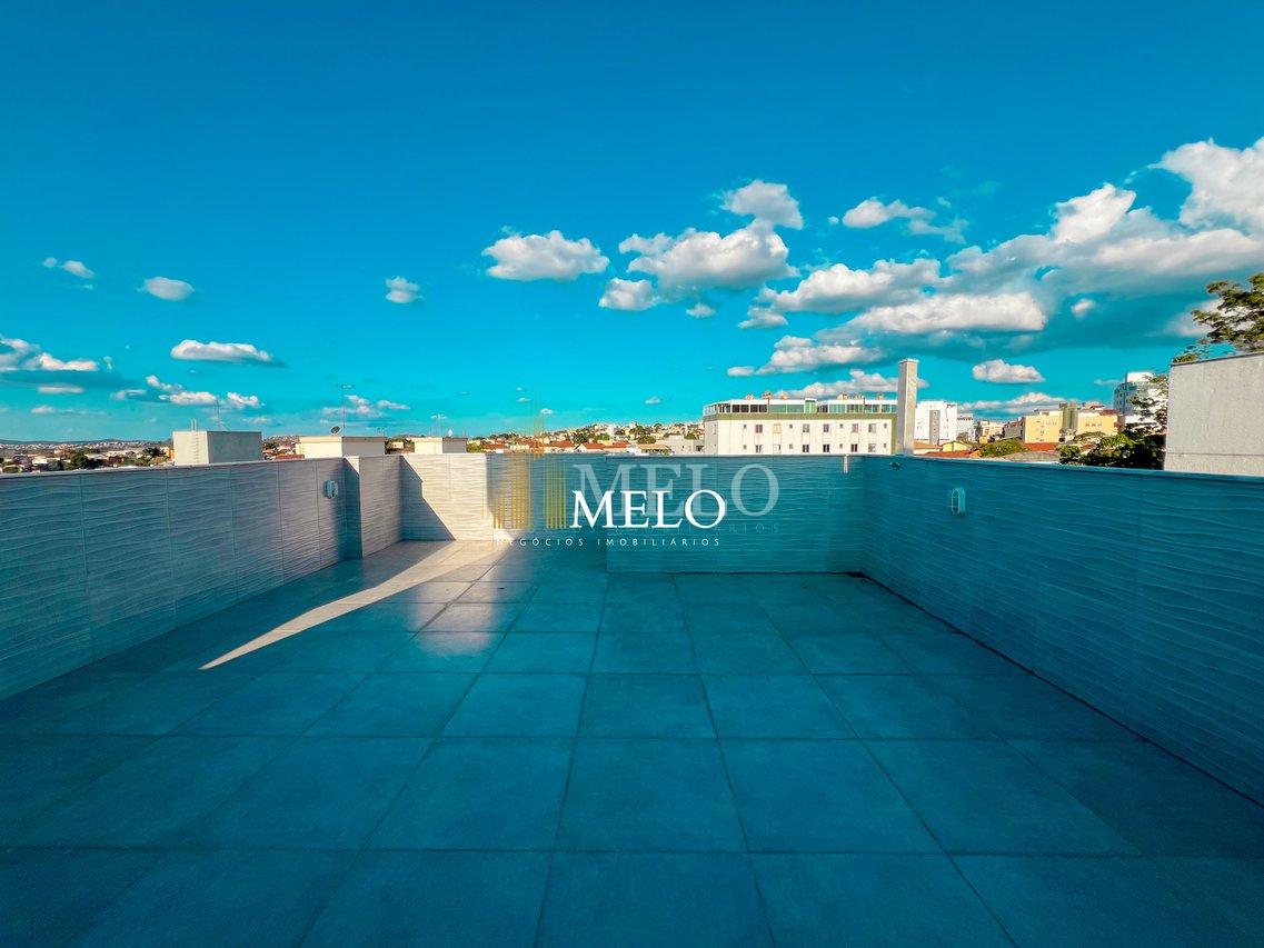 Excelente Cobertura à venda no Heliópolis por R$750.000,00 - Belo Horizonte - 