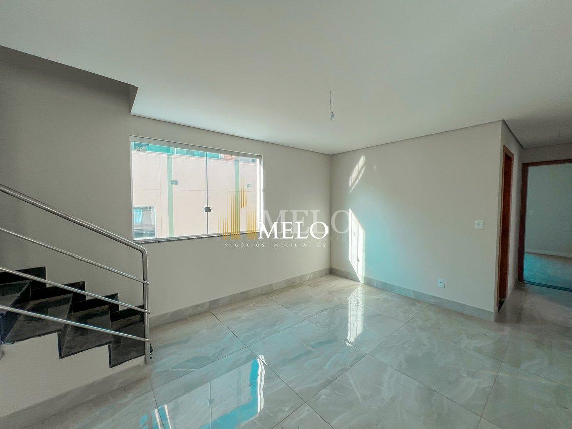 Excelente Cobertura à venda no Heliópolis por R$750.000,00 - Belo Horizonte - 
