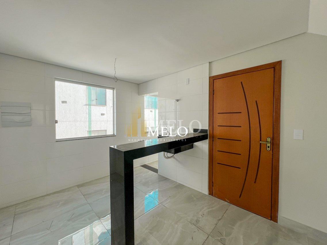 Excelente Cobertura à venda no Heliópolis por R$750.000,00 - Belo Horizonte - 