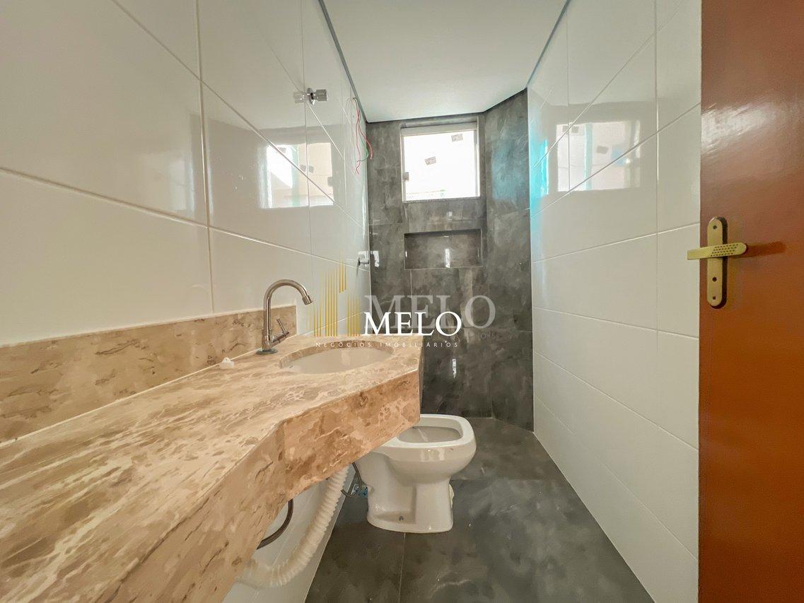 Excelente Cobertura à venda no Heliópolis por R$750.000,00 - Belo Horizonte - 