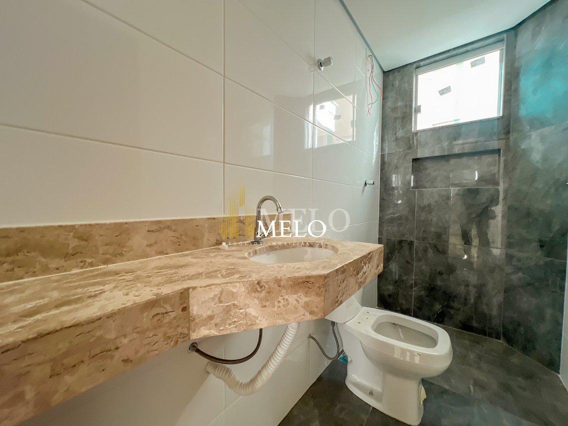 Excelente Cobertura à venda no Heliópolis por R$750.000,00 - Belo Horizonte - 