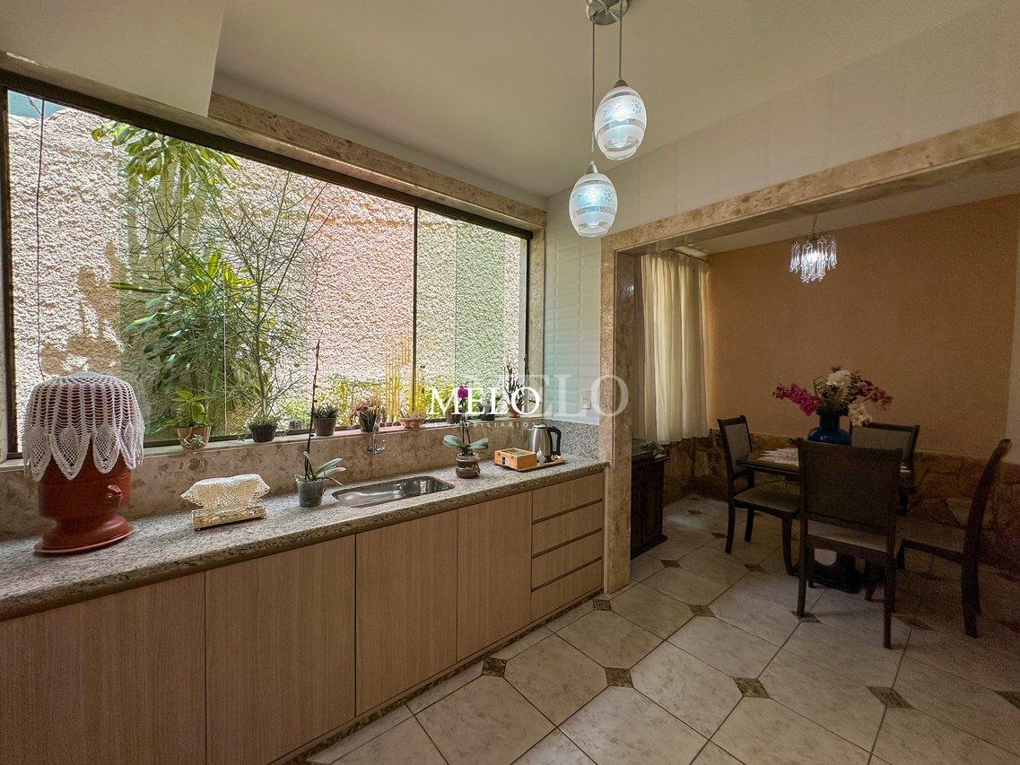 Belíssima casa a venda no Santa Branca por R$1.450.000,00 - Belo Horizonte - 