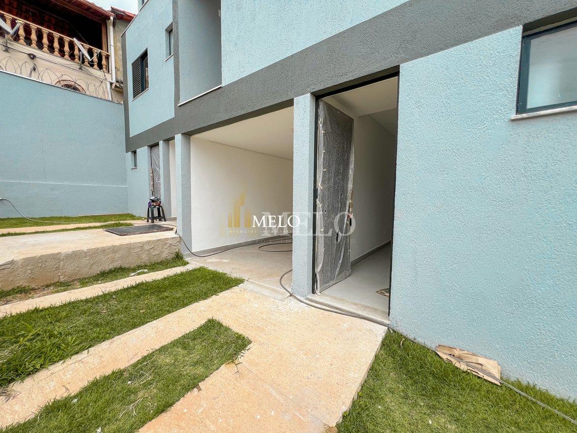 Belíssima casa Geminada Duplex a venda no Planalto por R$750.000,00 - Belo Horizonte - 