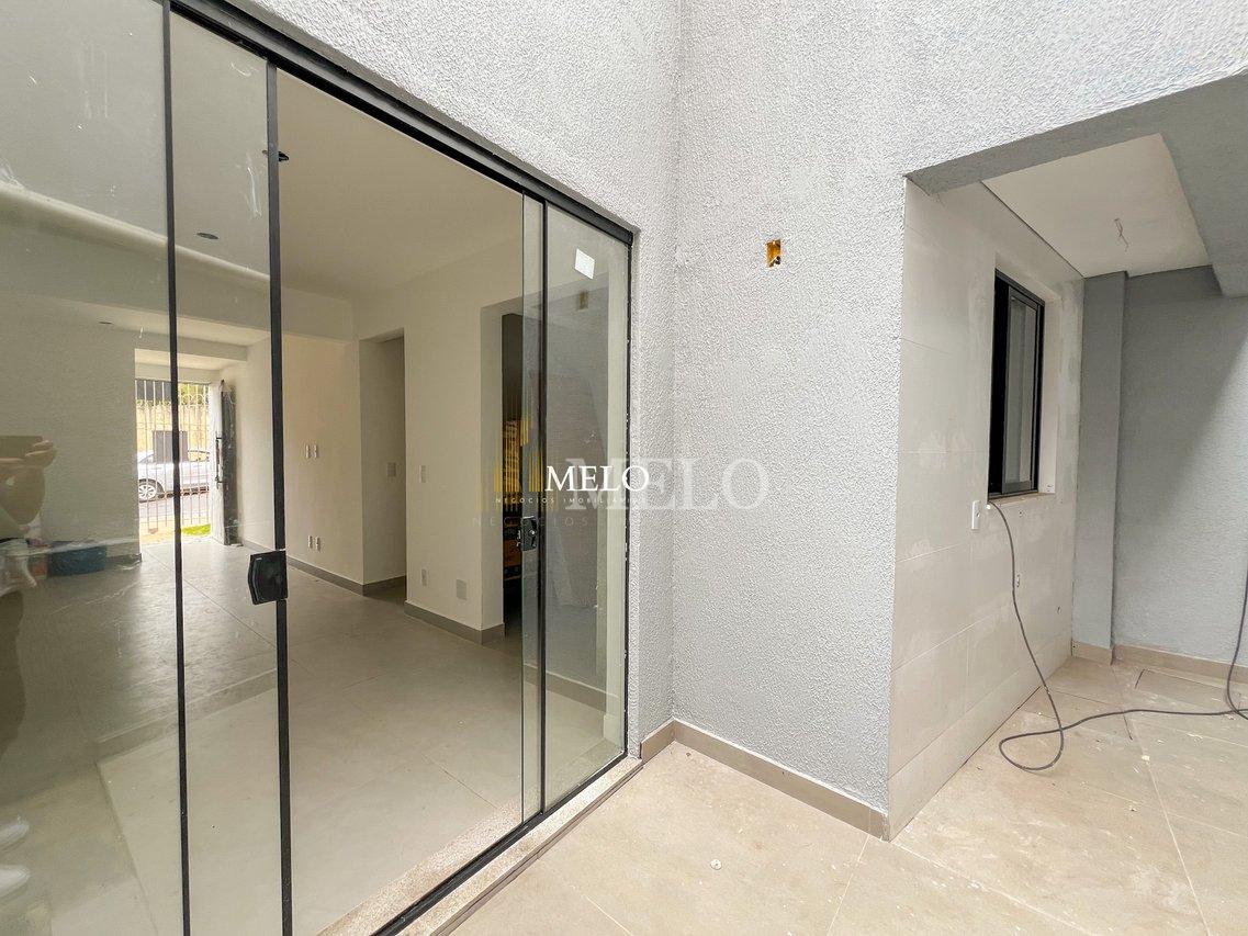Belíssima casa Geminada Duplex a venda no Planalto por R$750.000,00 - Belo Horizonte - 