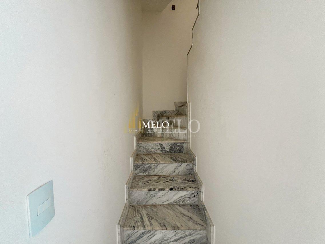 Belíssima casa Geminada Duplex a venda no Planalto por R$750.000,00 - Belo Horizonte - 