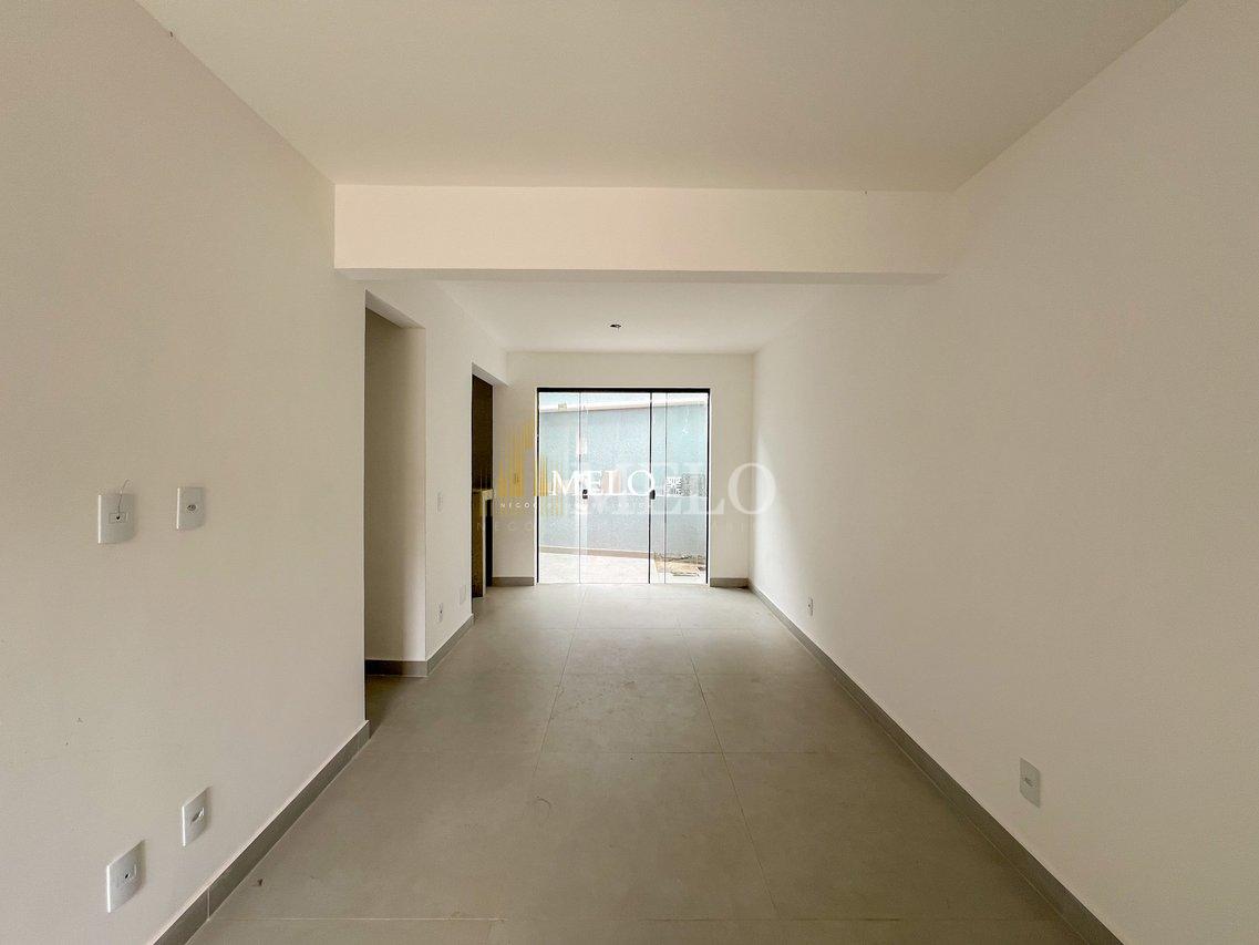 Belíssima casa Geminada Duplex a venda no Planalto por R$750.000,00 - Belo Horizonte - 