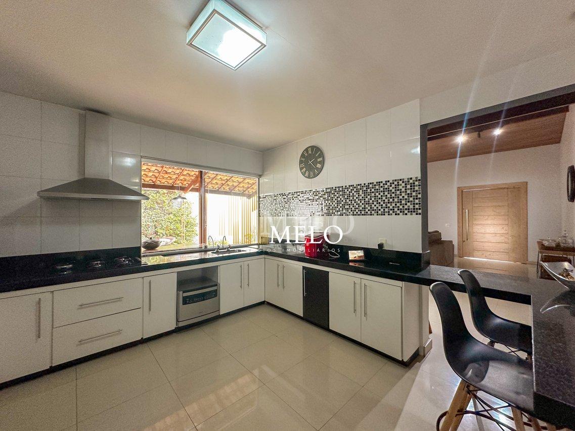 Belíssima casa a venda no Trevo/Pampulha por R$2.000.000,00 - Belo Horizonte - 