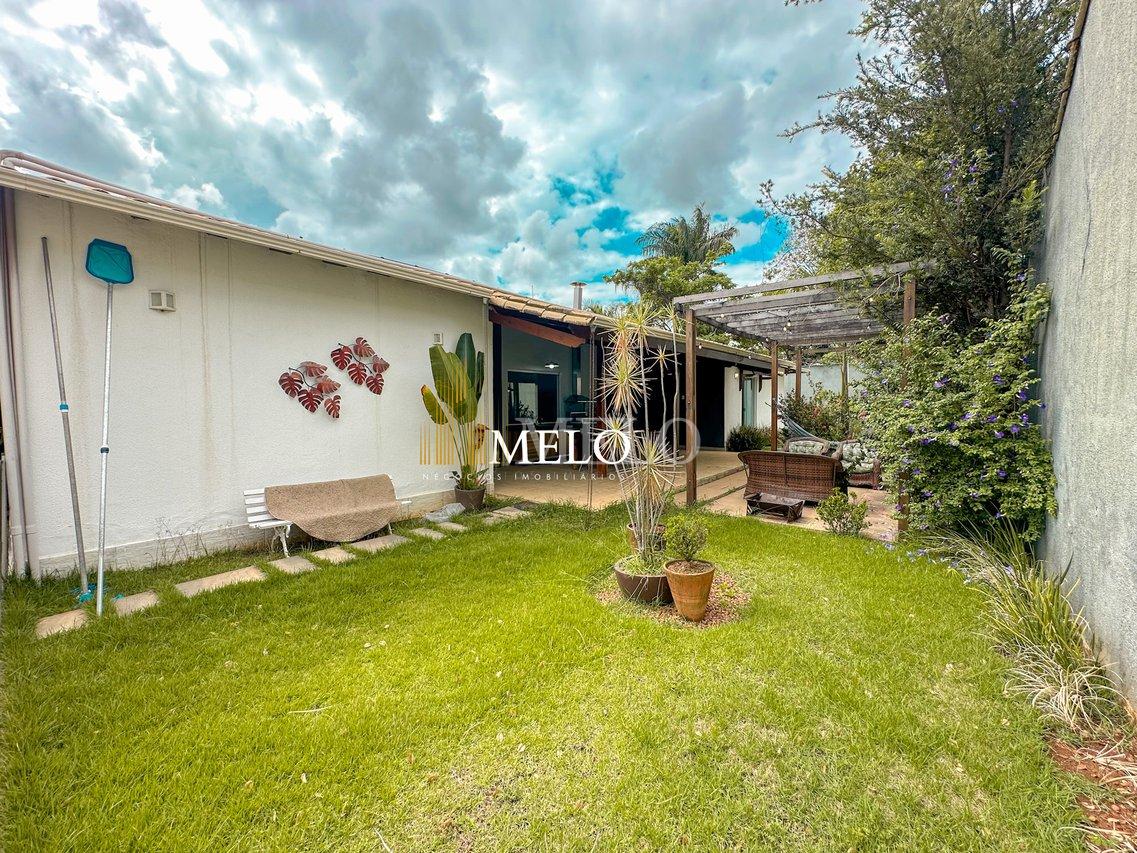 Belíssima casa a venda no Trevo/Pampulha por R$2.000.000,00 - Belo Horizonte - 
