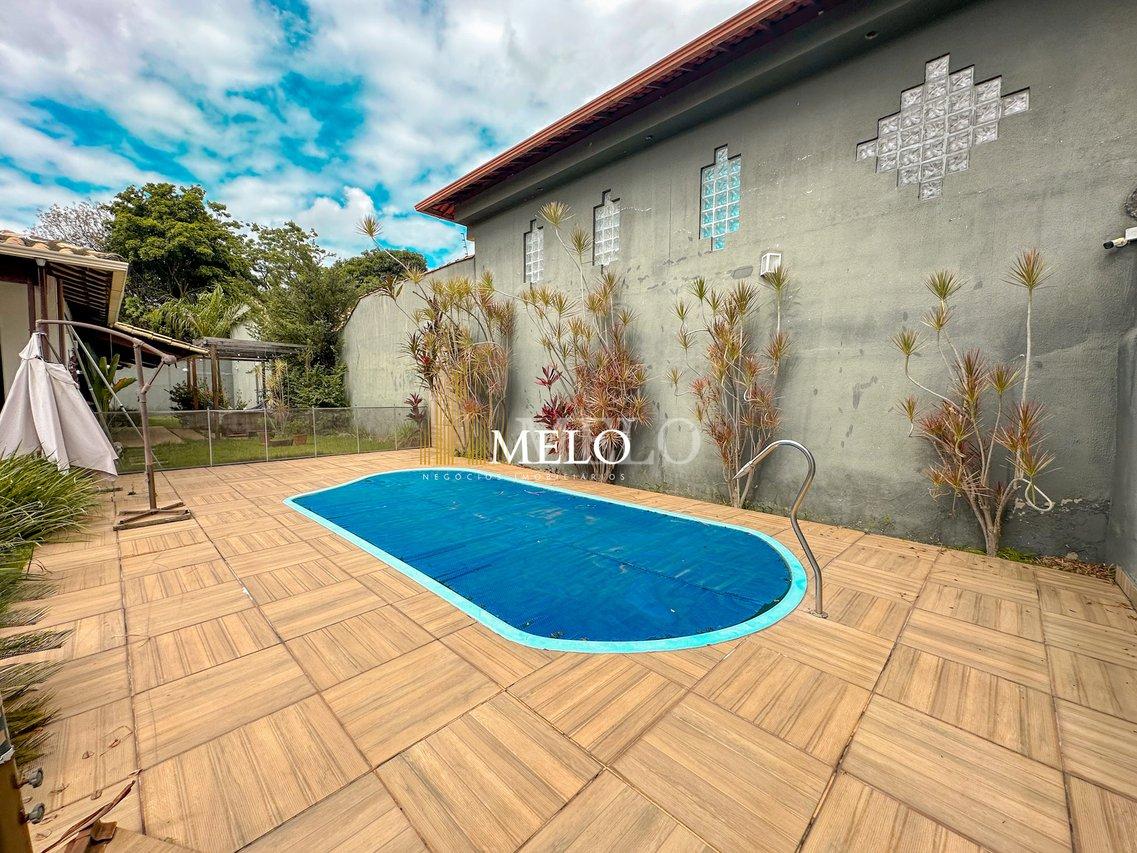 Belíssima casa a venda no Trevo/Pampulha por R$2.000.000,00 - Belo Horizonte - 