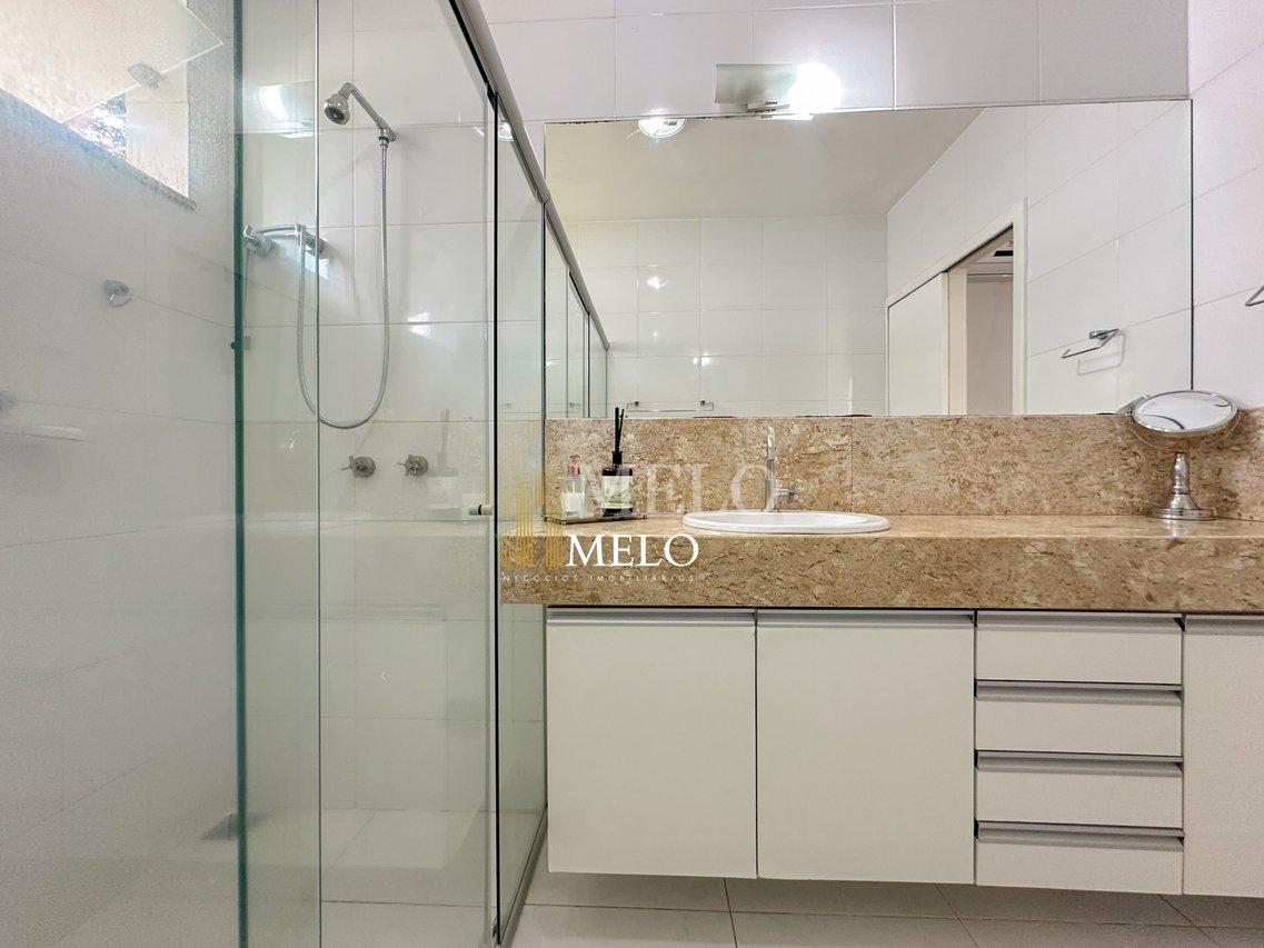 Belíssima casa a venda no Trevo/Pampulha por R$2.000.000,00 - Belo Horizonte - 