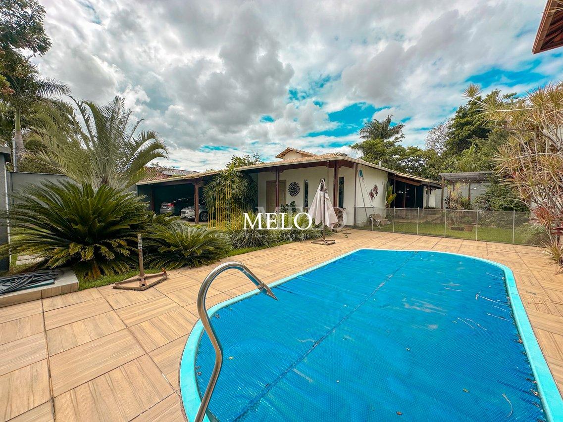 Belíssima casa a venda no Trevo/Pampulha por R$2.000.000,00 - Belo Horizonte - 
