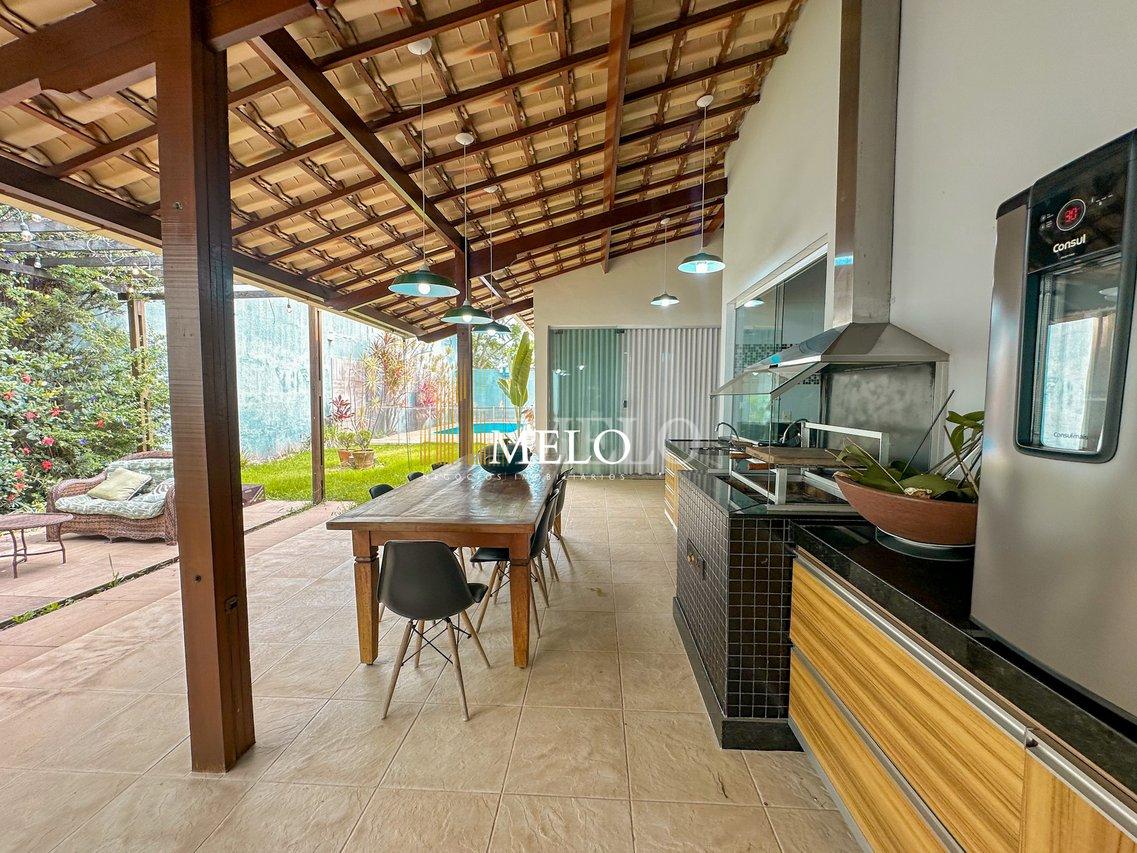 Belíssima casa a venda no Trevo/Pampulha por R$2.000.000,00 - Belo Horizonte - 