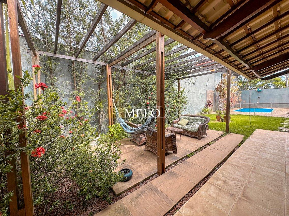 Belíssima casa a venda no Trevo/Pampulha por R$2.000.000,00 - Belo Horizonte - 