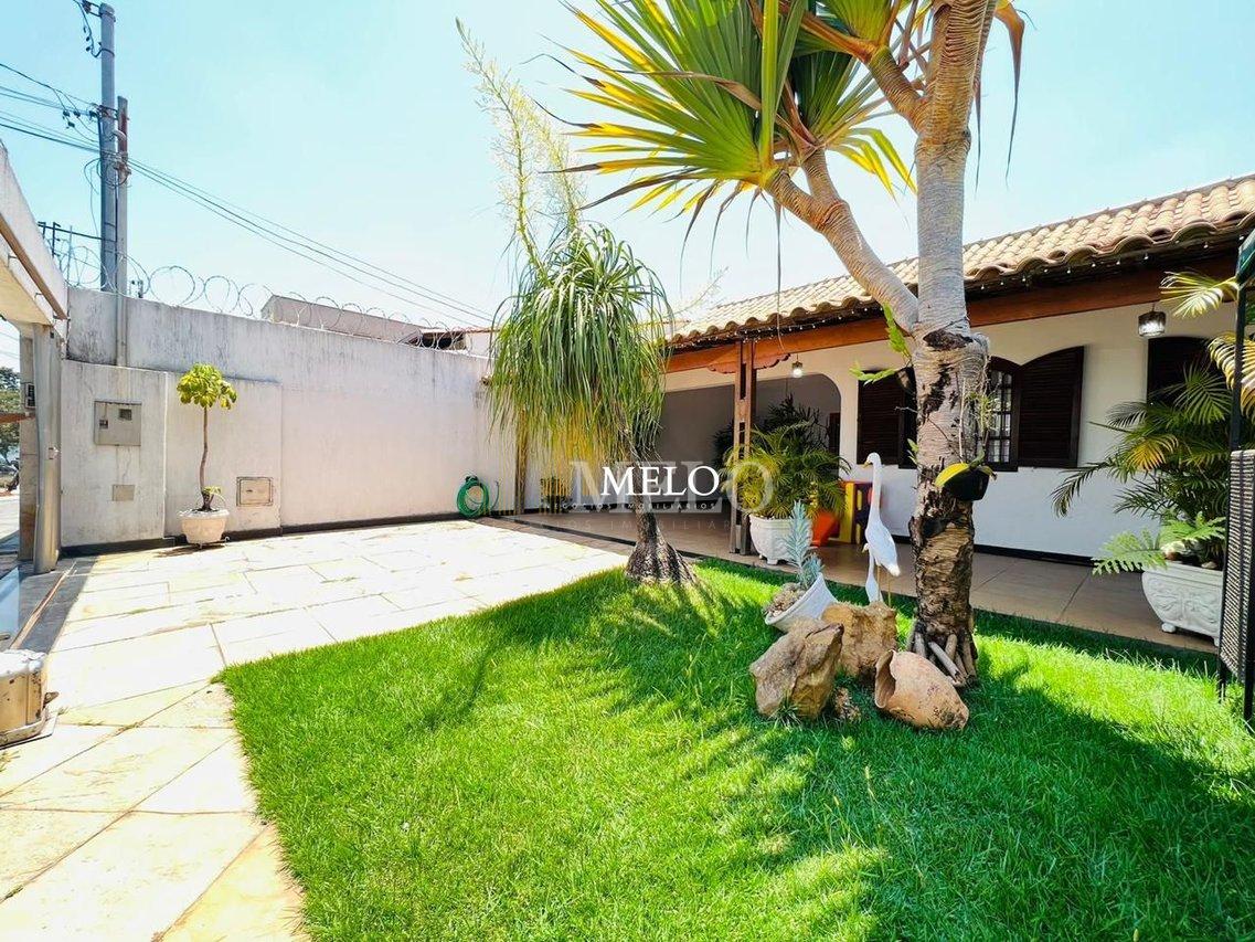 Belíssima casa 04 quartos a venda no Santa Amélia por R$ 1.300.000,00 - Belo Horizonte - 