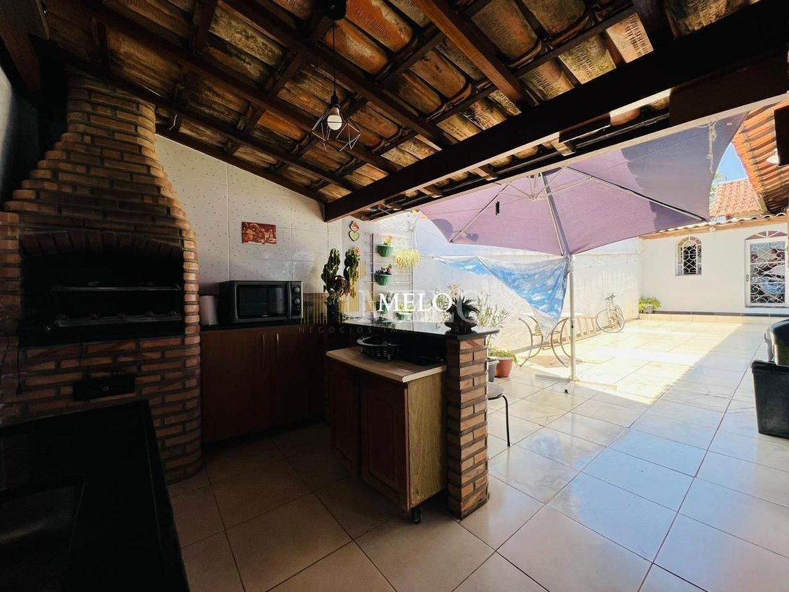 Belíssima casa 04 quartos a venda no Santa Amélia por R$ 1.300.000,00 - Belo Horizonte - 