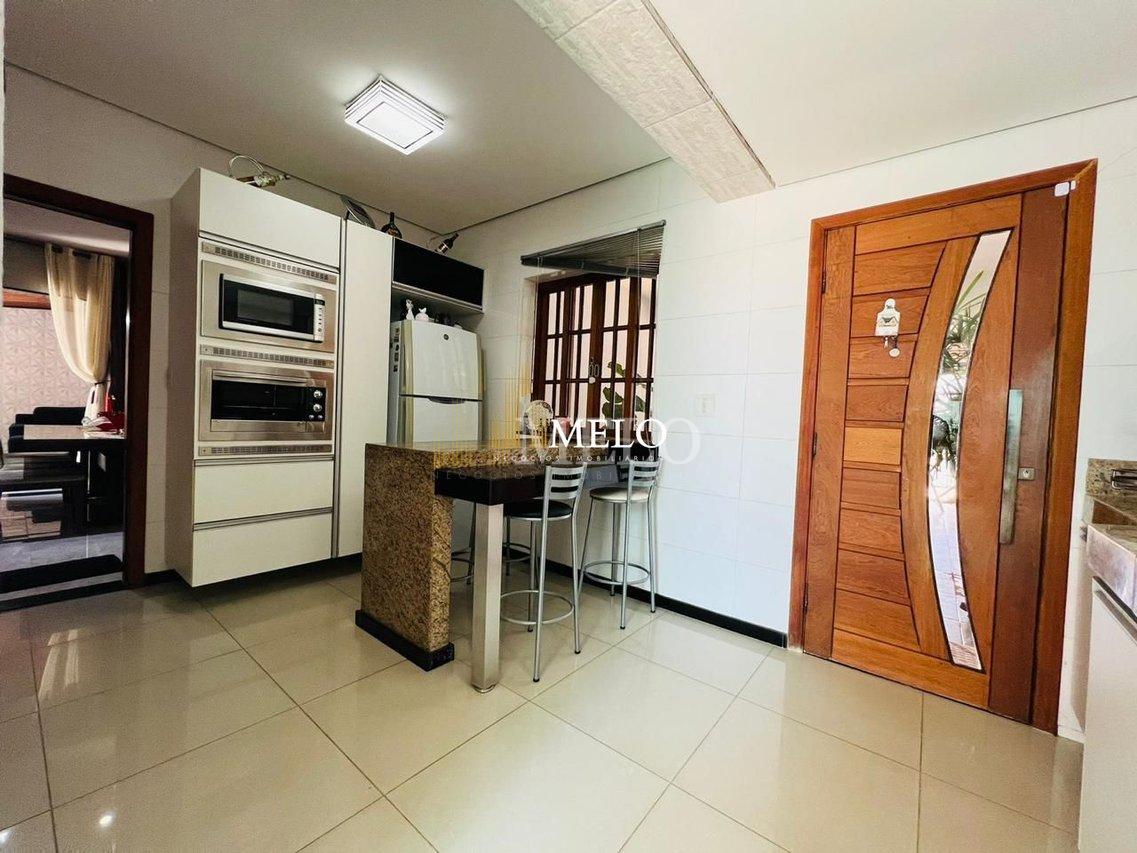 Belíssima casa 04 quartos a venda no Santa Amélia por R$ 1.300.000,00 - Belo Horizonte - 