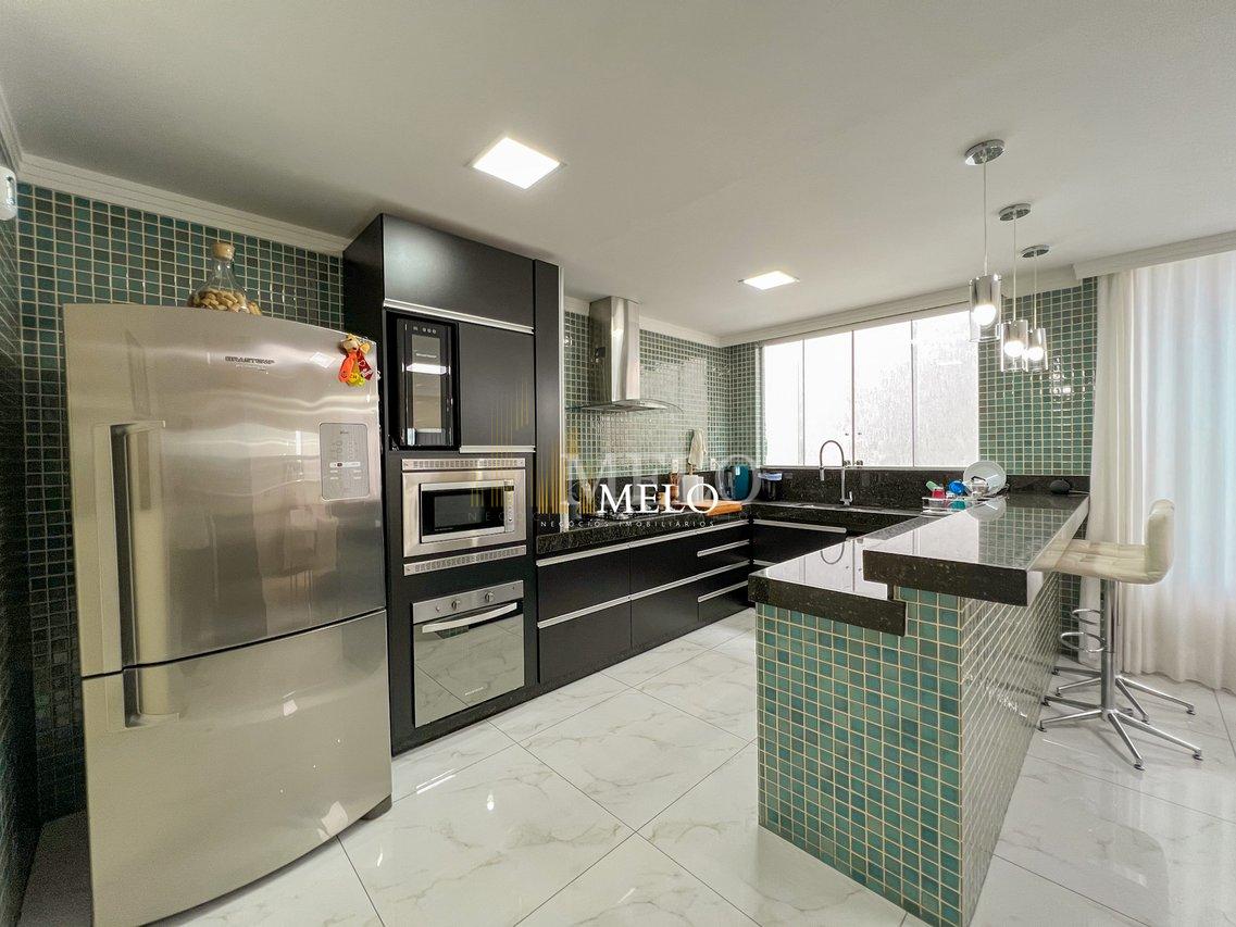 Belíssima casa a venda no TREVO por R$1.420.000,00 - Belo Horizonte - 