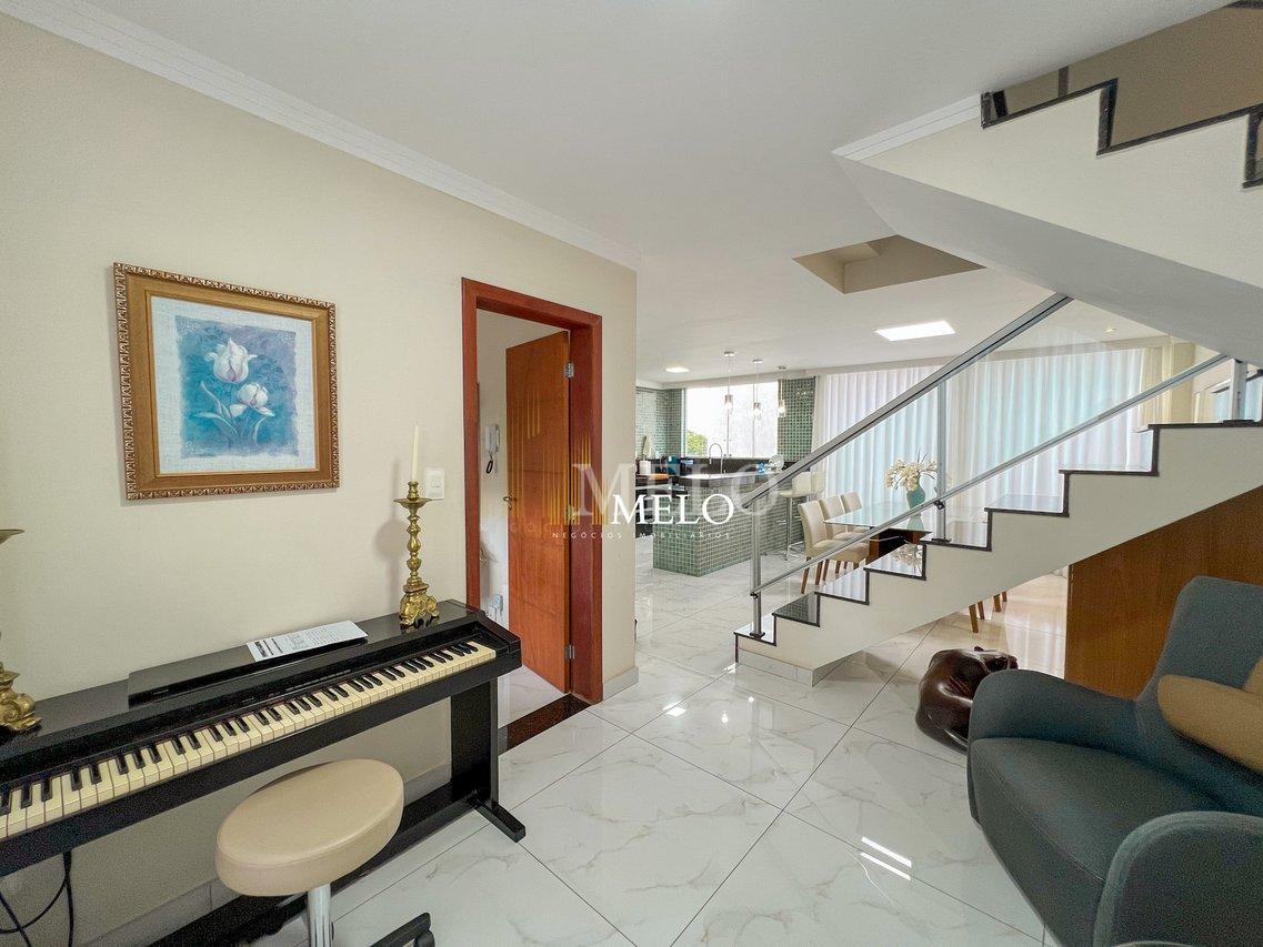 Belíssima casa a venda no TREVO por R$1.420.000,00 - Belo Horizonte - 
