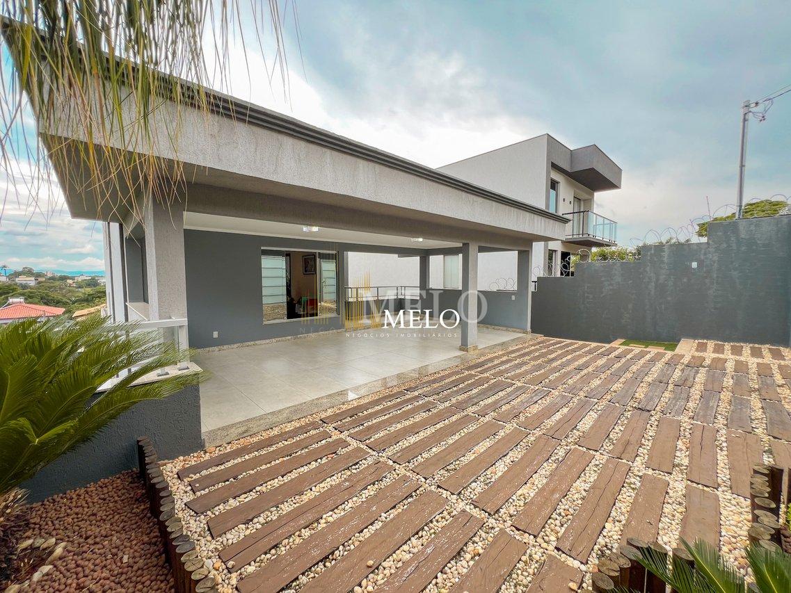 Belíssima casa a venda no TREVO por R$1.420.000,00 - Belo Horizonte - 