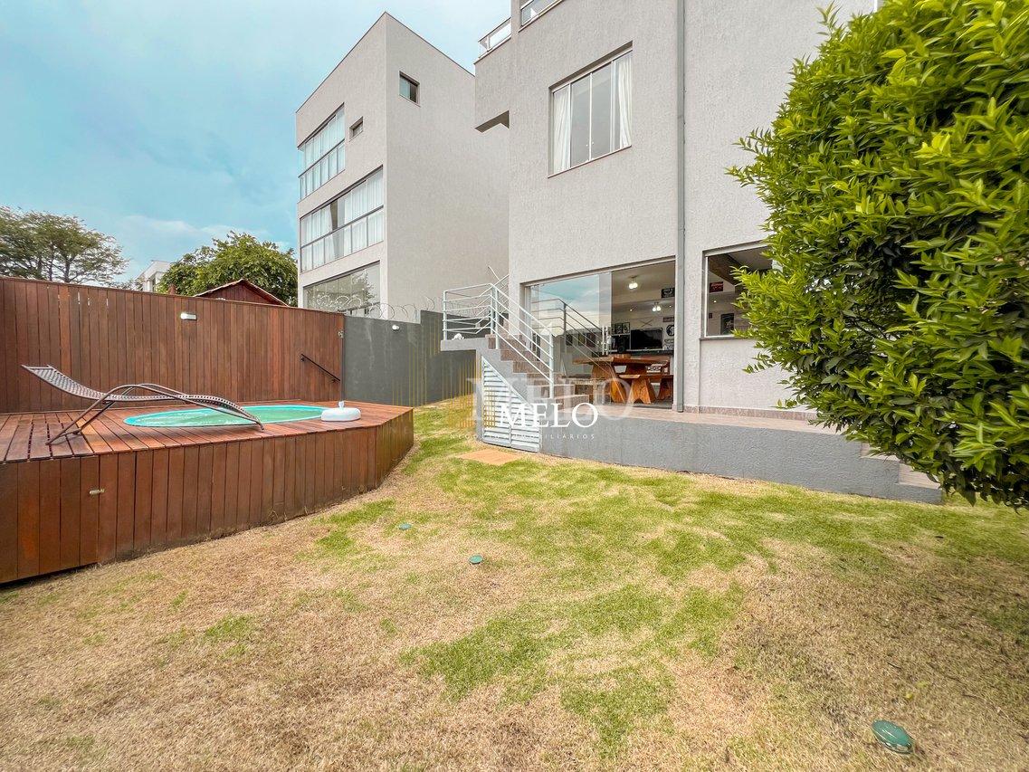 Belíssima casa a venda no TREVO por R$1.420.000,00 - Belo Horizonte - 