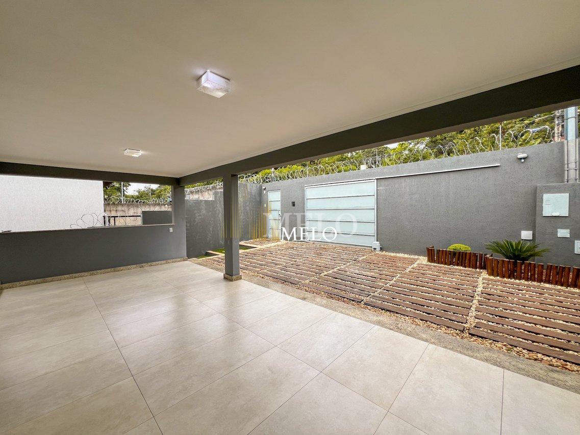 Belíssima casa a venda no TREVO por R$1.420.000,00 - Belo Horizonte - 
