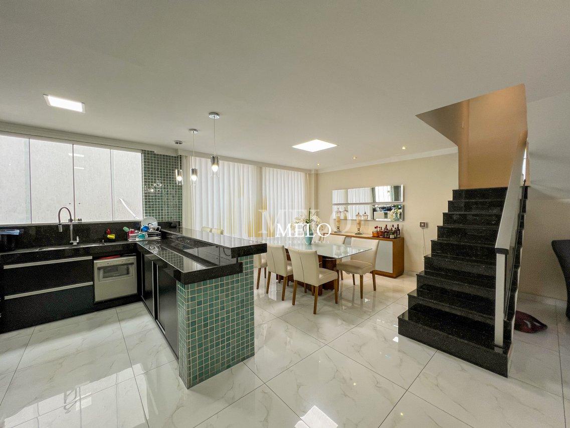 Belíssima casa a venda no TREVO por R$1.420.000,00 - Belo Horizonte - 