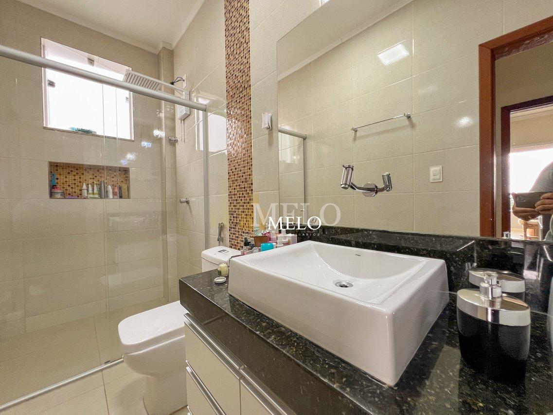 Belíssima casa a venda no TREVO por R$1.420.000,00 - Belo Horizonte - 