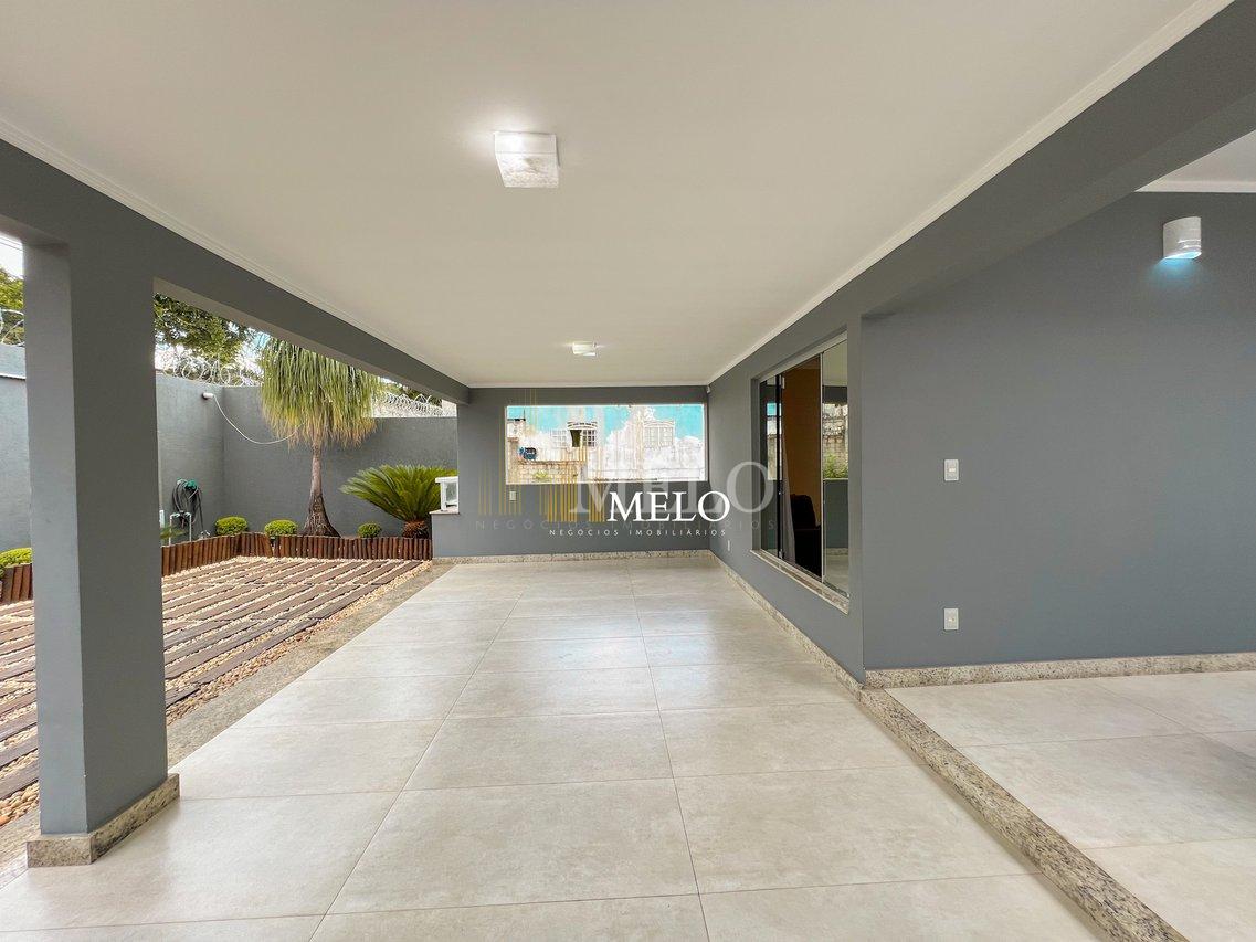 Belíssima casa a venda no TREVO por R$1.420.000,00 - Belo Horizonte - 