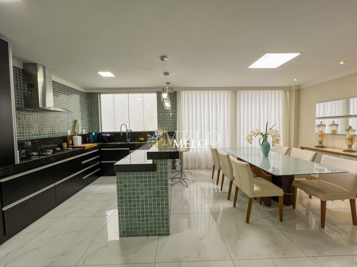 Belíssima casa a venda no TREVO por R$1.420.000,00 - Belo Horizonte - 