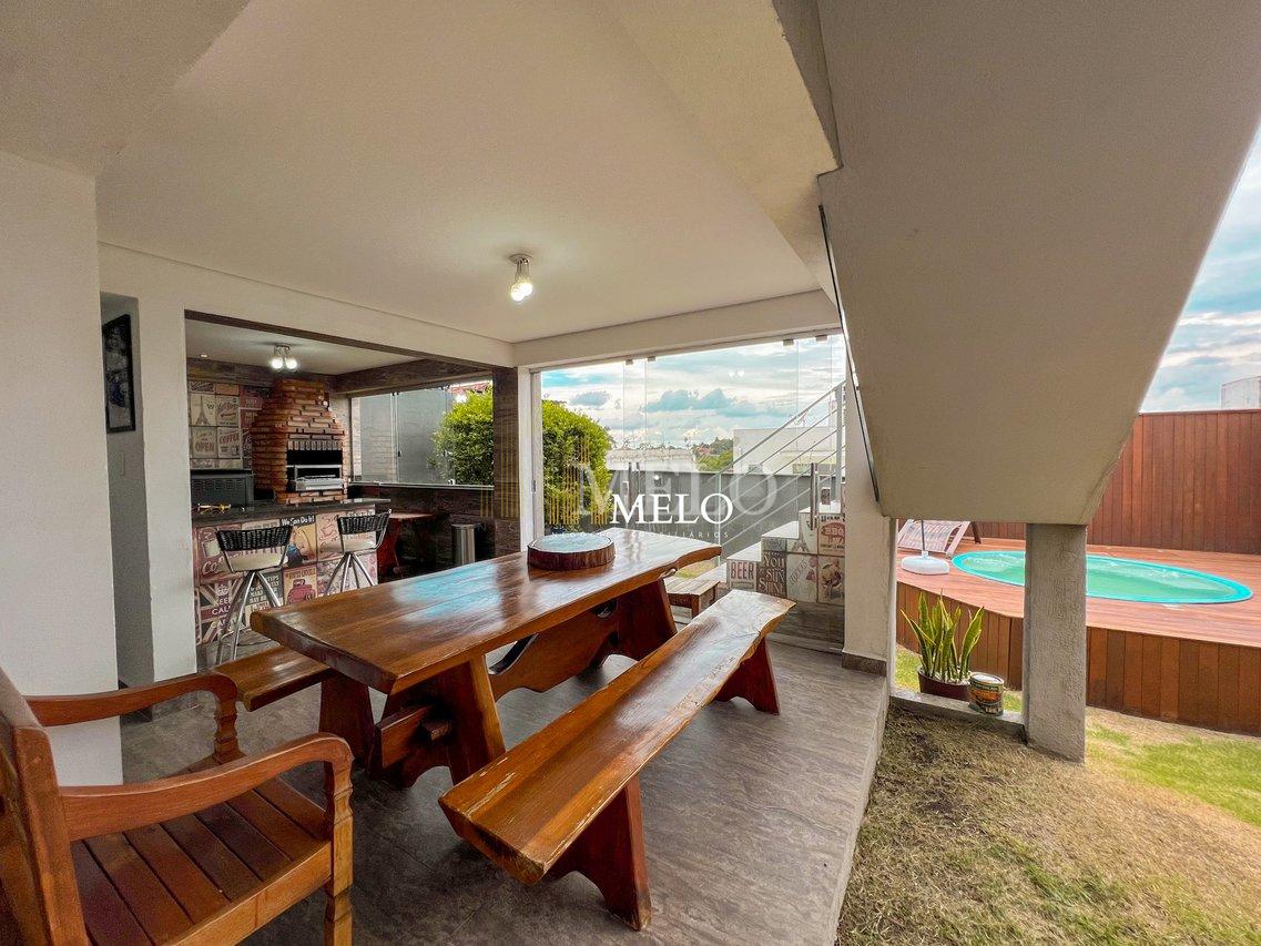 Belíssima casa a venda no TREVO por R$1.420.000,00 - Belo Horizonte - 