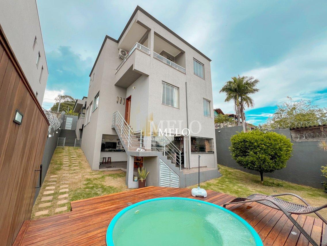 Belíssima casa a venda no TREVO por R$1.420.000,00 - Belo Horizonte - 
