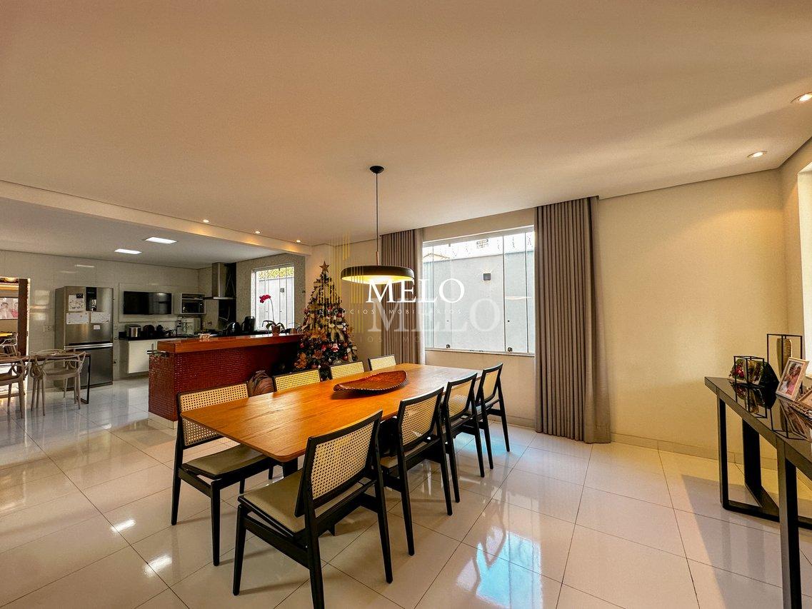 Belíssima casa de dois pavimentos a venda no Trevo por R$ 1.390.000,00 - Belo Horizonte - 