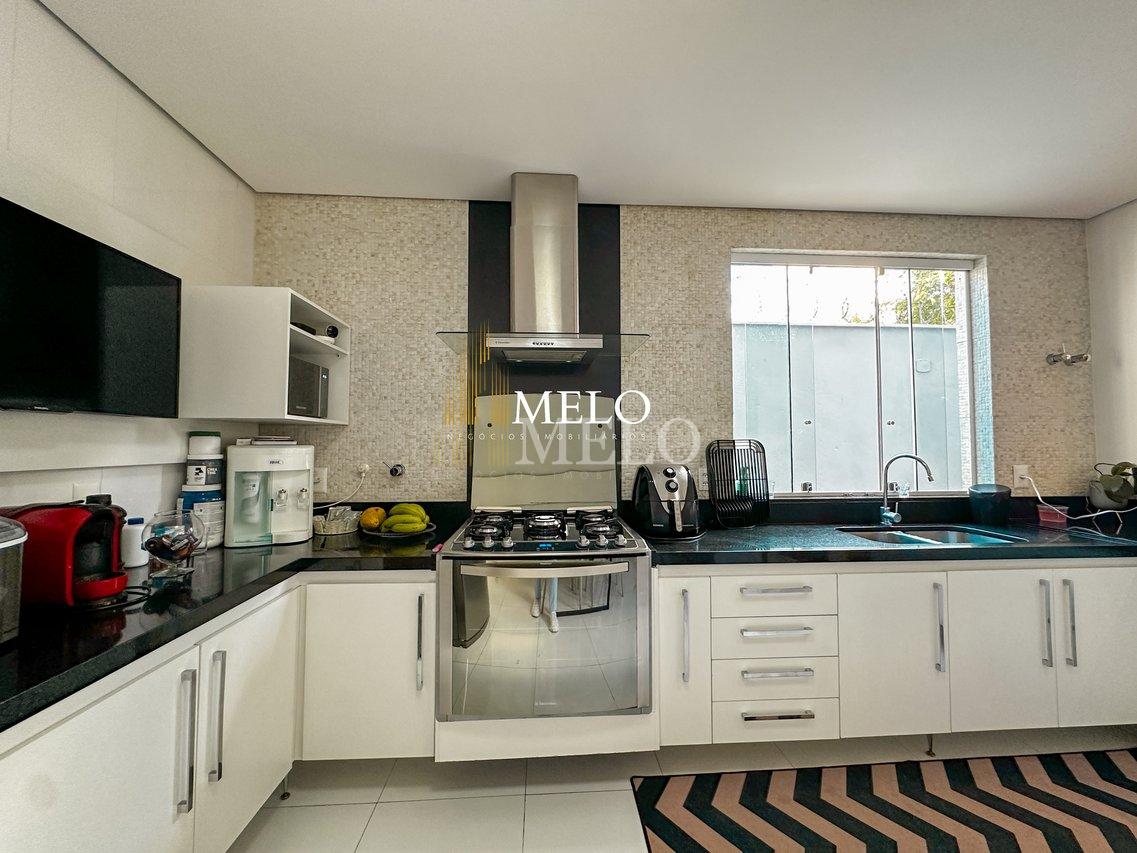 Belíssima casa de dois pavimentos a venda no Trevo por R$ 1.390.000,00 - Belo Horizonte - 