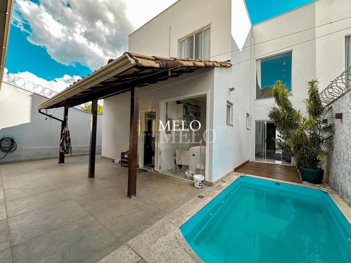 Belíssima casa de dois pavimentos a venda no Trevo por R$ 1.390.000,00 - Belo Horizonte - 