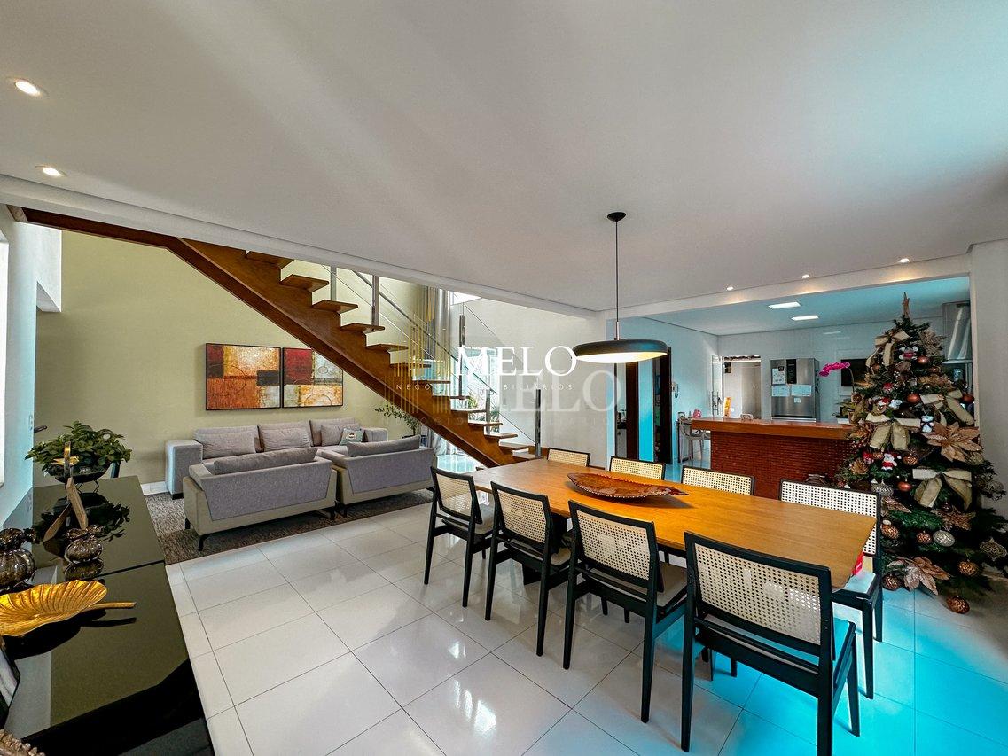 Belíssima casa de dois pavimentos a venda no Trevo por R$ 1.390.000,00 - Belo Horizonte - 