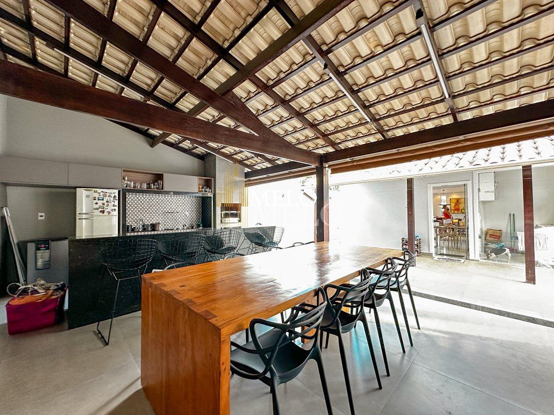 Belíssima casa de dois pavimentos a venda no Trevo por R$ 1.390.000,00 - Belo Horizonte - 