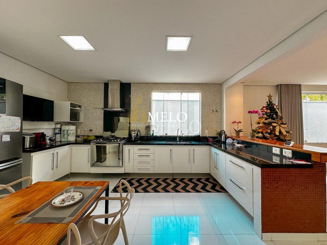 Belíssima casa de dois pavimentos a venda no Trevo por R$ 1.390.000,00 - Belo Horizonte - 