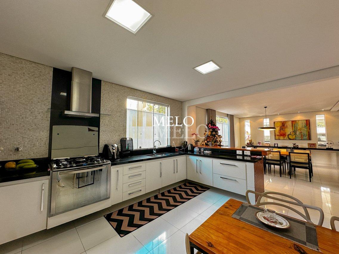 Belíssima casa de dois pavimentos a venda no Trevo por R$ 1.390.000,00 - Belo Horizonte - 