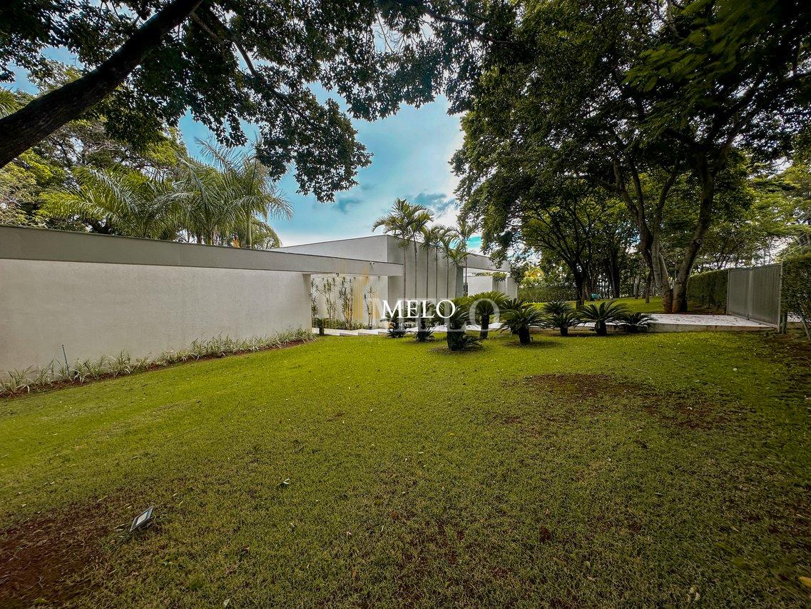 Belíssima Casa no condomínio amendoeiras a venda no por R$18.000.000,00 - Lagoa Santa - 