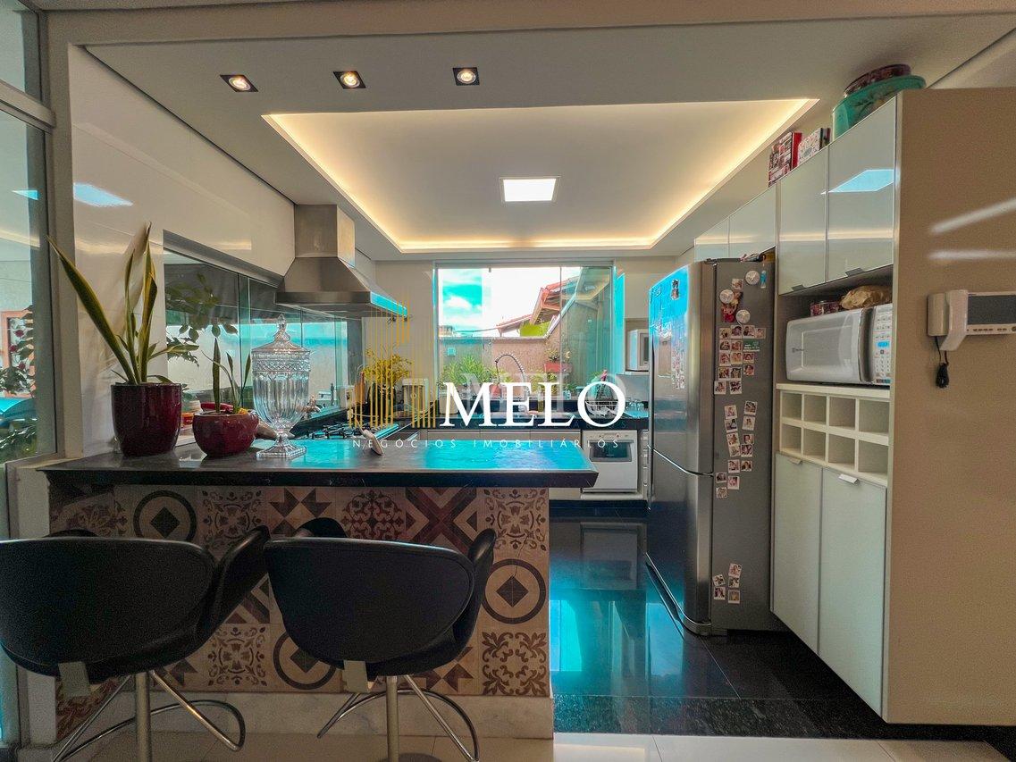 Belíssima casa a venda no Santa Amélia por R$1.450.000,00 - Belo Horizonte - 
