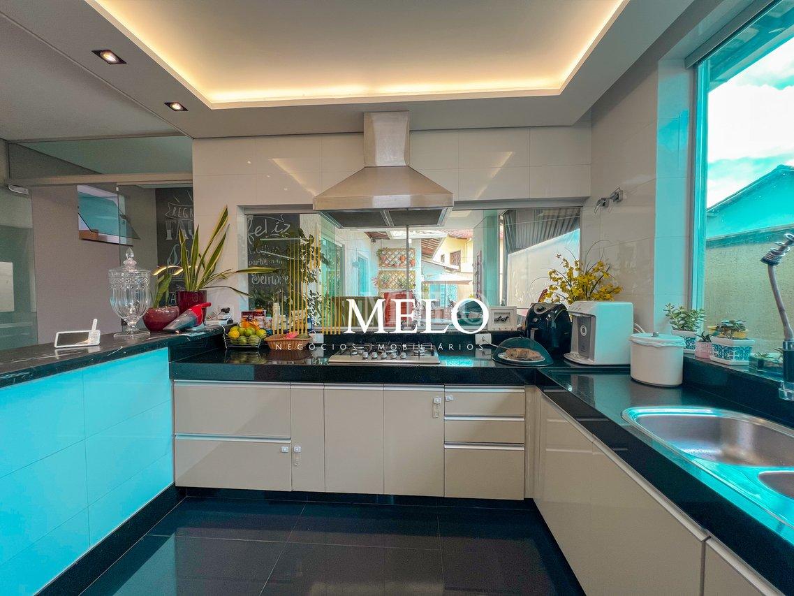 Belíssima casa a venda no Santa Amélia por R$1.450.000,00 - Belo Horizonte - 