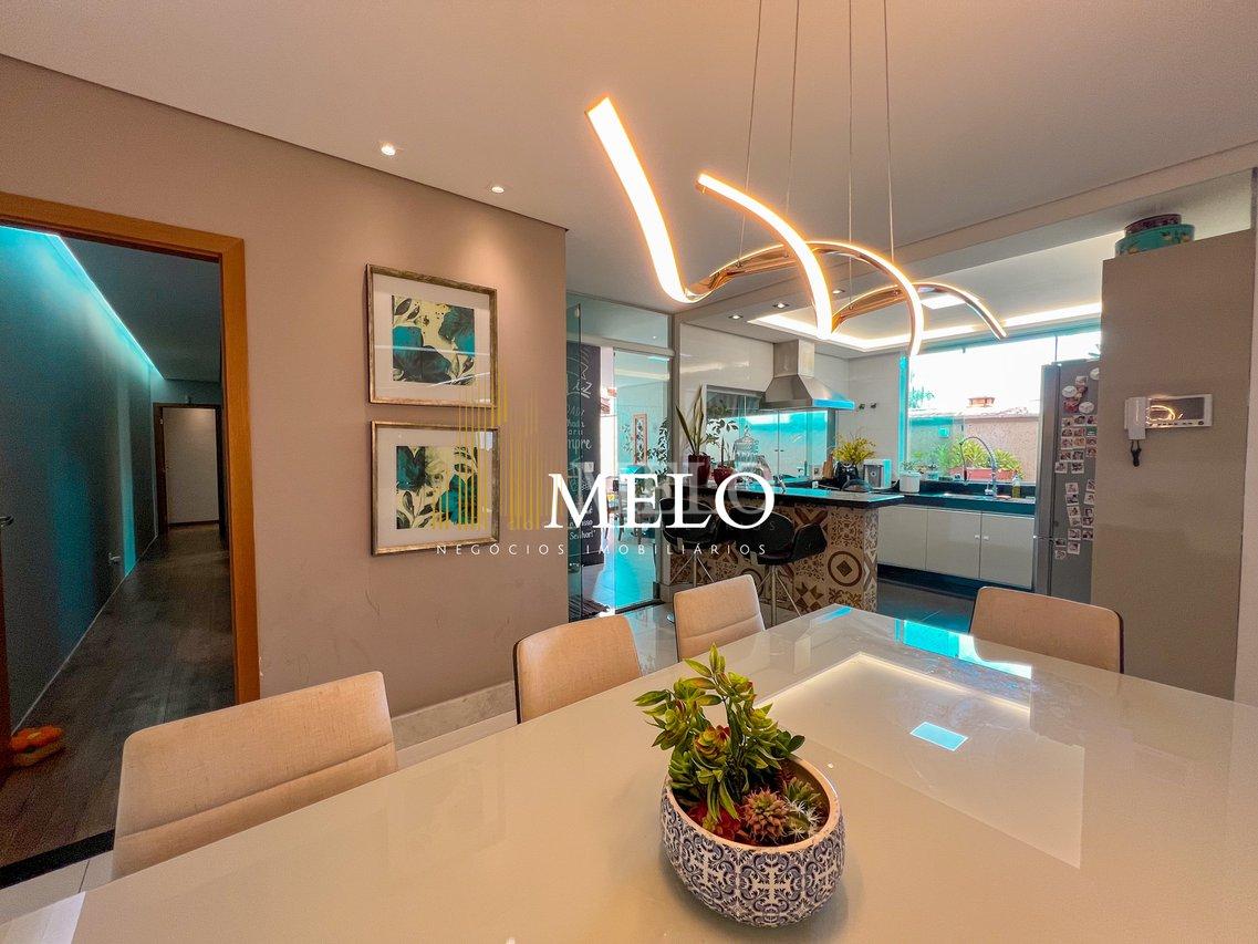 Belíssima casa a venda no Santa Amélia por R$1.450.000,00 - Belo Horizonte - 