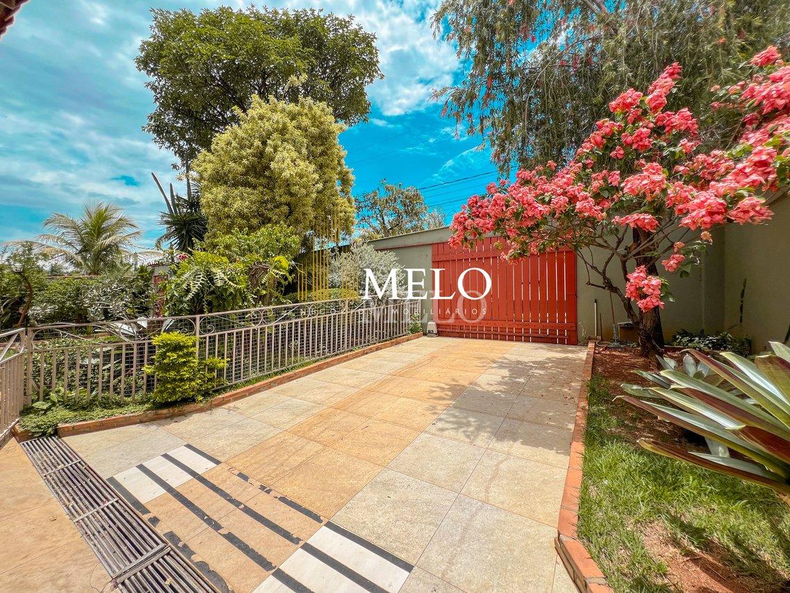 Belíssima Casa a venda no Bairro Garças por R$ 2.200.000,00!!! - Belo Horizonte - 