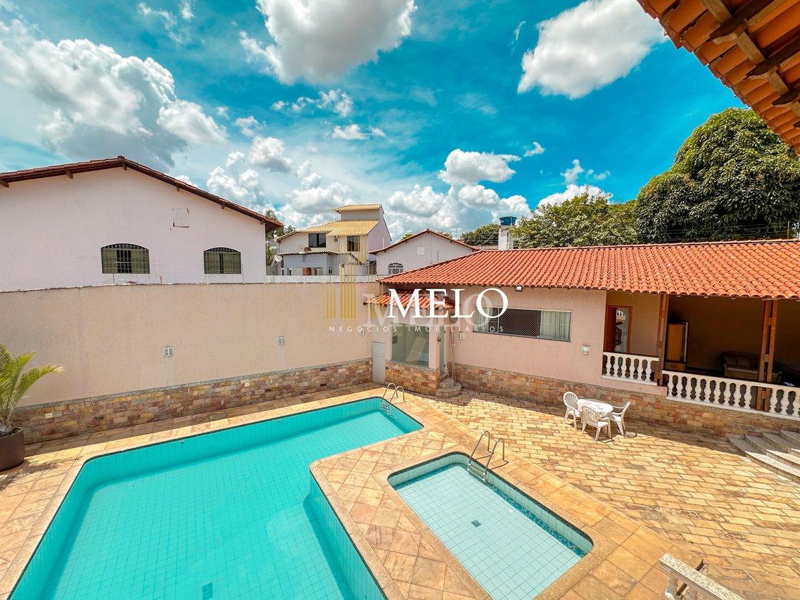 Linda Casa à Venda no bairro Santa Branca por R$1.990.000,00 - Belo Horizonte - 