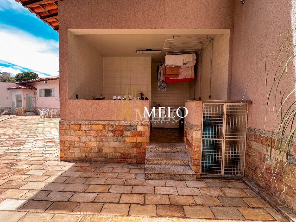 Linda Casa à Venda no bairro Santa Branca por R$1.990.000,00 - Belo Horizonte - 